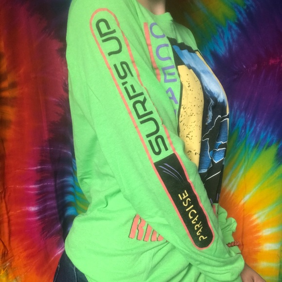 🌊 Surfs Up - City Streets Retro Long Sleeve Tee - Picture 2 of 5